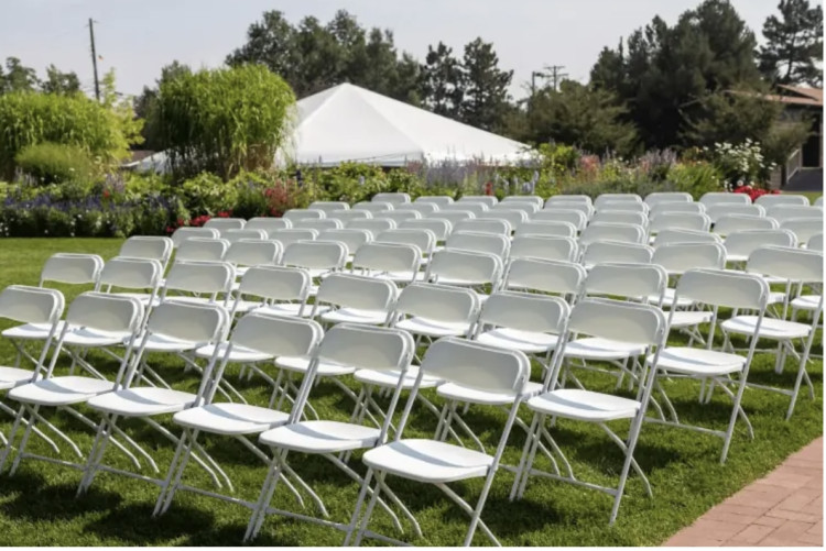 TABLES/CHAIRS
